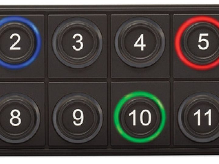 Blink Marine PKP-2600-SI-FR, kahdentoista näppäimen CAN-näppäimistö, jossa numeroidut näppäimet ja sininen, punaiset ja vihreä merkkivalorengas