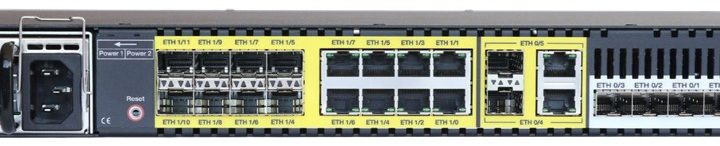 Ekinops 1651 -Ethernet-liityntälaite, 19 tuuman telineasennettava musta runko SFP+-paikoilla ja keltaisilla RJ-45-porteilla