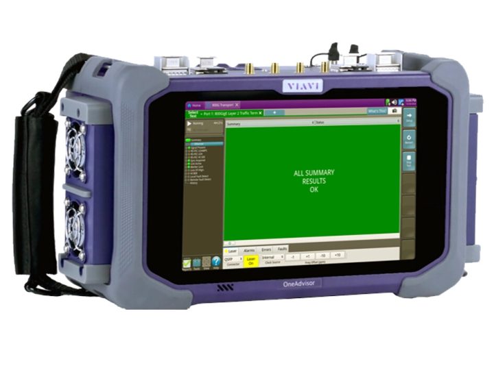 VIAVI OneAdvisor 800 ja 800G Transport Module: optiikkapaikat laitteen päädyssä
