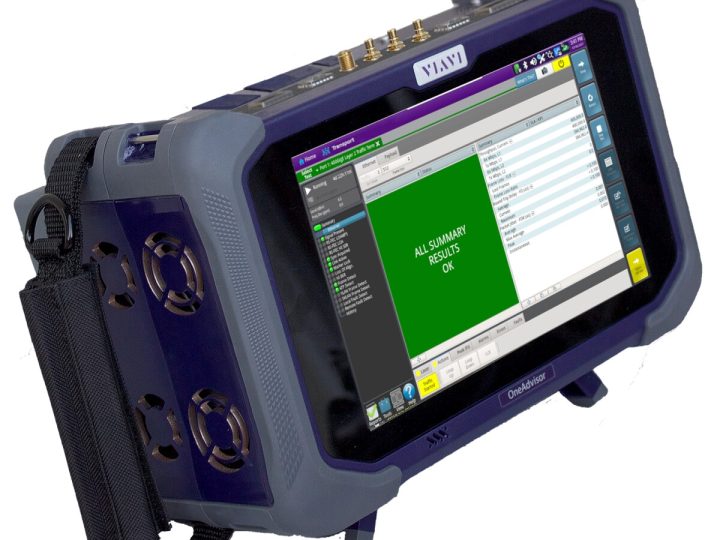 VIAVI OneAdvisor 800 Transport: runko ja 400G Transport Module, näytöllä hyväksytty testitulos
